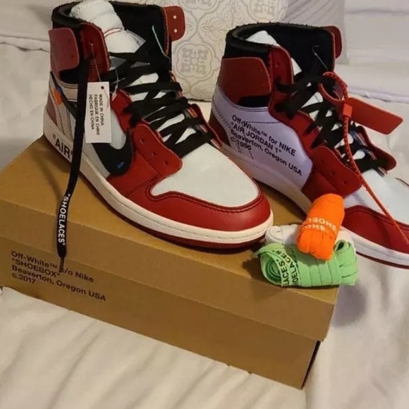Jordan off white Chicago 1s